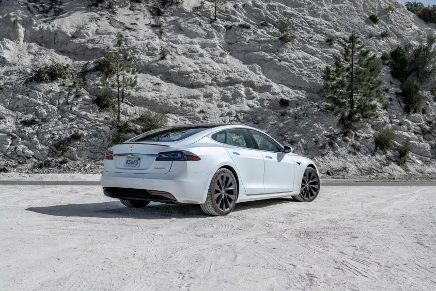  Tesla Model S Performance 2019 года  (NA) (фото 2 из 10)